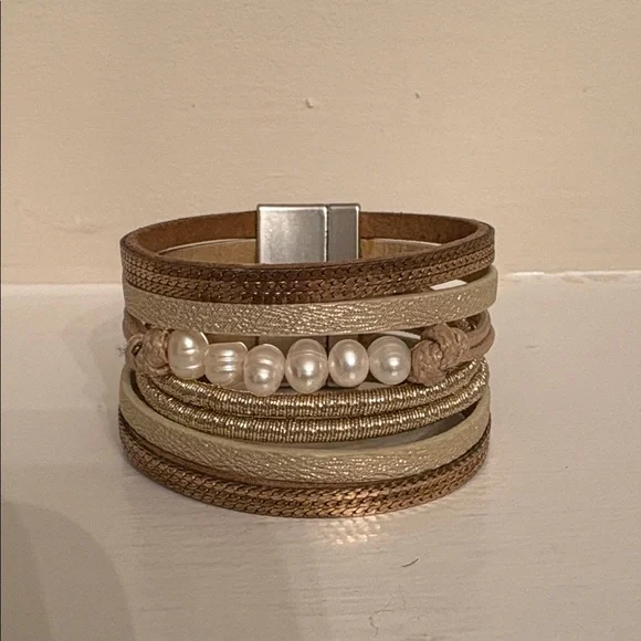 Beige and Brown Multi-Layer Bracelet with Pearls - Picture 1 of 3